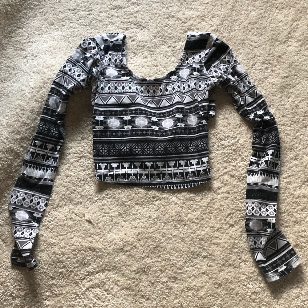 Cute and SEXY long sleeve crop top